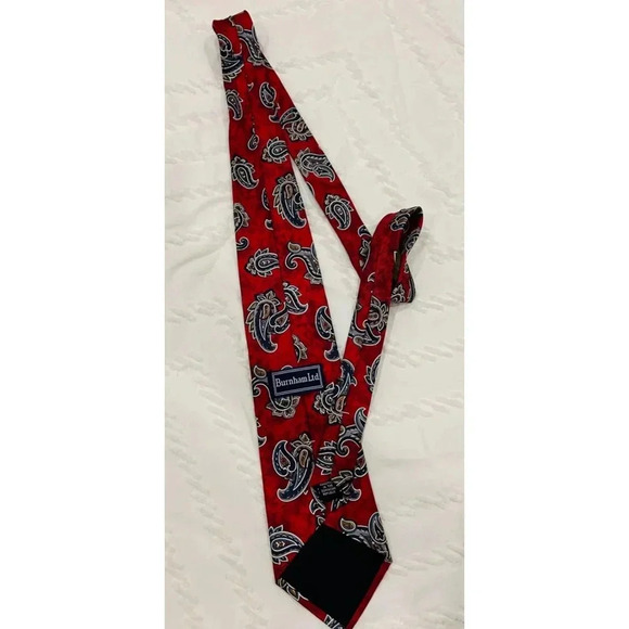 Men's Burnham Ltd Red Paisley Silk Tie
Classic handmade - Picture 4 of 4